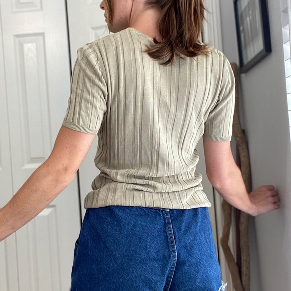 VINTAGE 100% Silk Top - Picture 4 of 8